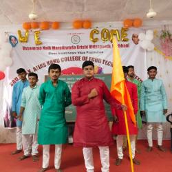 Dress up like freedom fighter