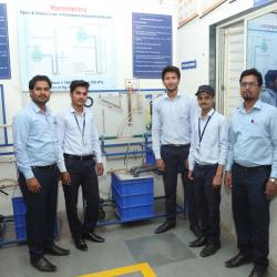 Giving Information About Pressure Measuring Devices. (Inclined, u-Tube Manometer).