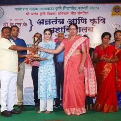 Miss. pooja Rajhans got gold prize in classical Dance, Indercollegiate youth festival-2019 & felicitated by Hon. Dr.Yogesh Kshirsagar, Dr, Mahesh,deshmukh,Dr. G.V.Salunke.